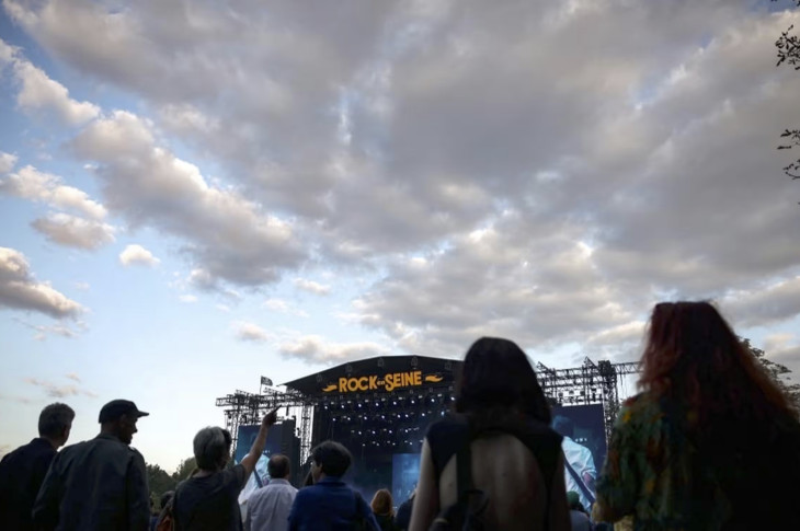 Les Français moins enclins à se rendre à des festivals et concerts, principalement pour des raisons budgétaires, selon un baromètre