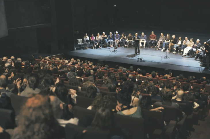 À Montreuil, plus de 300 artistes mobilisés pour défendre le spectacle vivant menacé par les coupes budgétaires